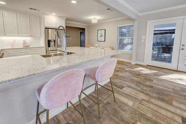 9007 Beverlyhill Street, Houston, TX 77063