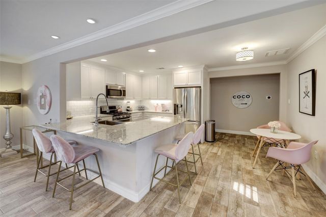 9007 Beverlyhill Street, Houston, TX 77063