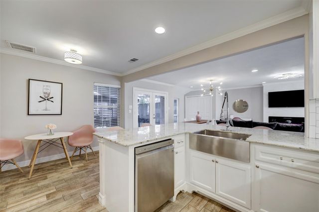 9007 Beverlyhill Street, Houston, TX 77063