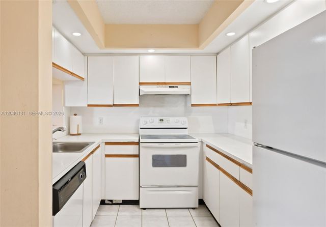 500 SW 130th Terrace 403A, Pembroke Pines, FL 33027