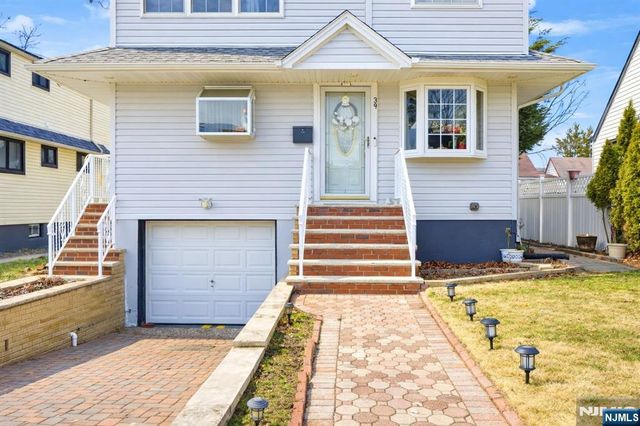39 Voorhees Street, Teaneck, NJ 07666