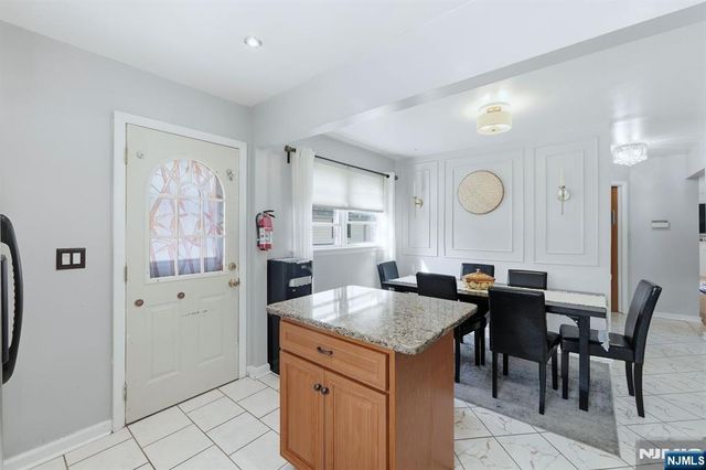 39 Voorhees Street, Teaneck, NJ 07666