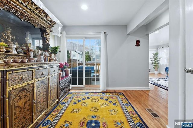 39 Voorhees Street, Teaneck, NJ 07666