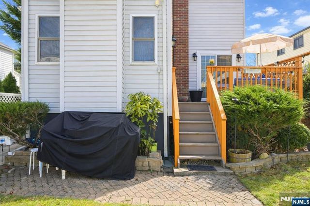 39 Voorhees Street, Teaneck, NJ 07666