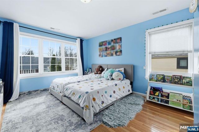 39 Voorhees Street, Teaneck, NJ 07666