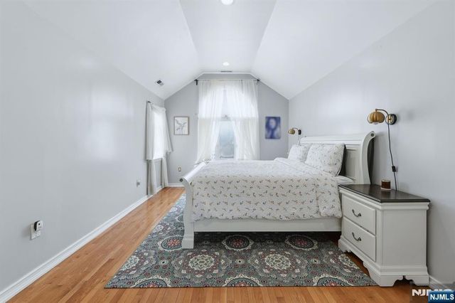 39 Voorhees Street, Teaneck, NJ 07666