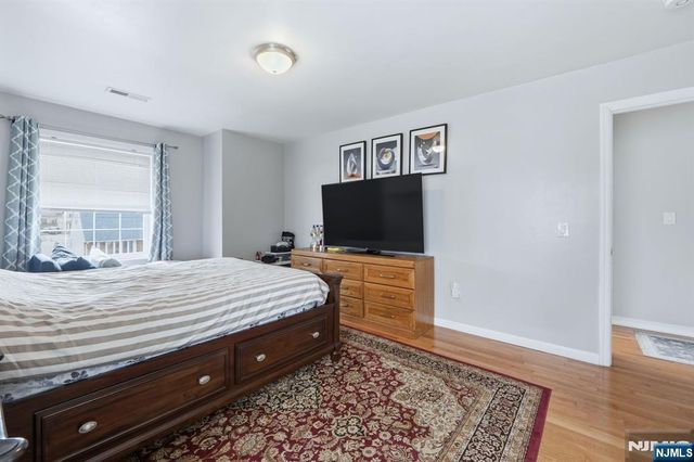 39 Voorhees Street, Teaneck, NJ 07666