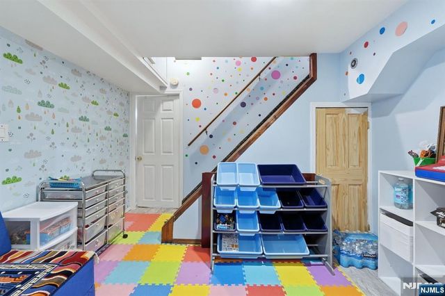 39 Voorhees Street, Teaneck, NJ 07666