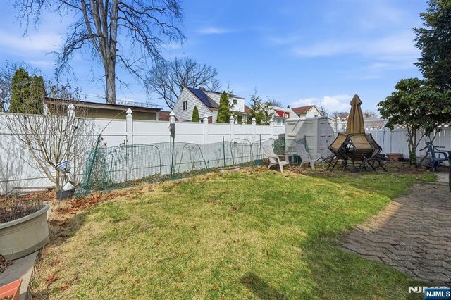 39 Voorhees Street, Teaneck, NJ 07666