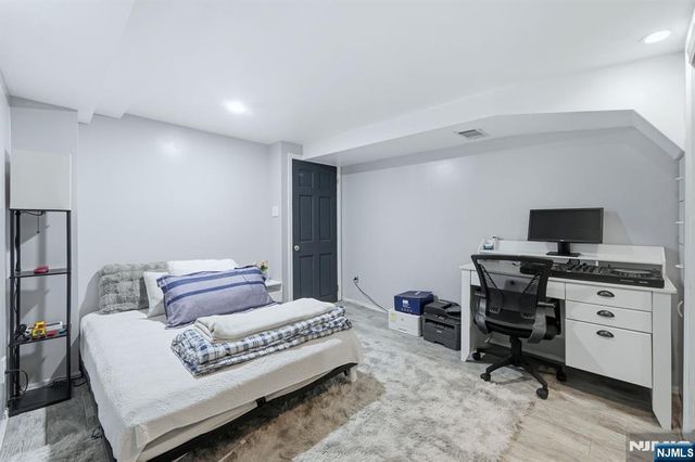 39 Voorhees Street, Teaneck, NJ 07666