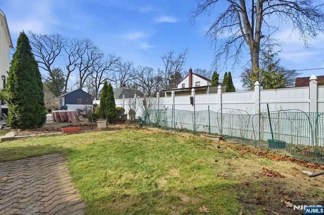 39 Voorhees Street, Teaneck, NJ 07666