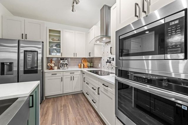 6000 PARADISO GRANDE BOULEVARD B2, Orlando, FL 32821