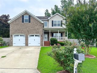 18 Marina Drive DR, Newport News, VA 23608