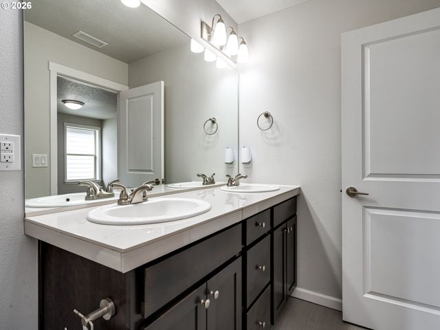 5712 Ne 58TH Way, Vancouver, WA 98661