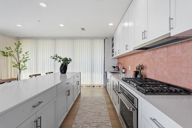 1600 S 1st ST 410, Austin, TX 78704