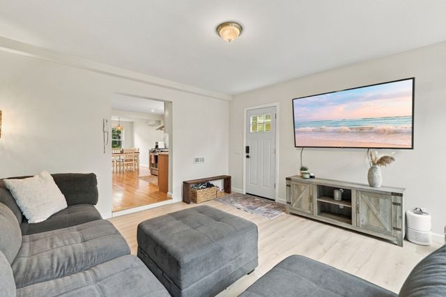 59 Colonial Ave, Lynn, MA 01904