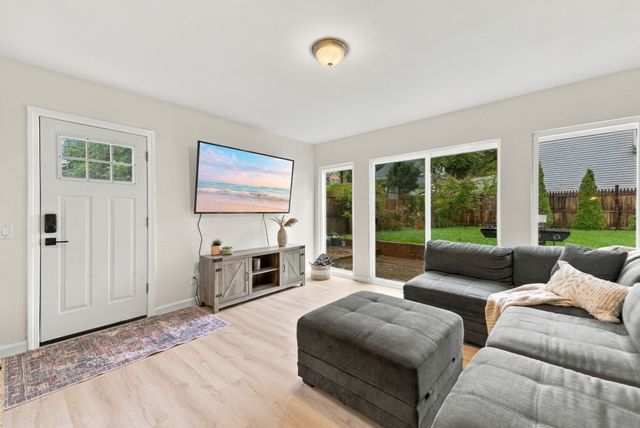 59 Colonial Ave, Lynn, MA 01904