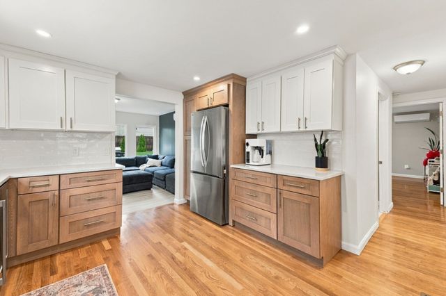 59 Colonial Ave, Lynn, MA 01904