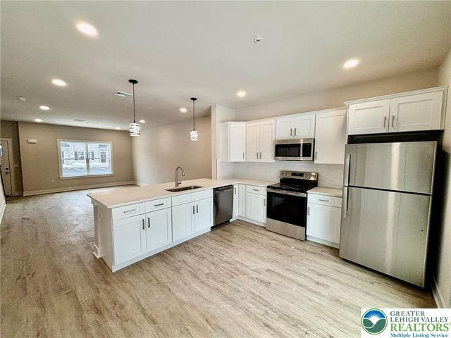 1411 Greenview Drive 22, Bethlehem City, PA 18018