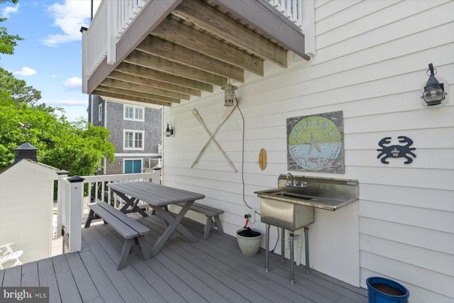 110 SECOND ST, Bethany Beach, DE 19930