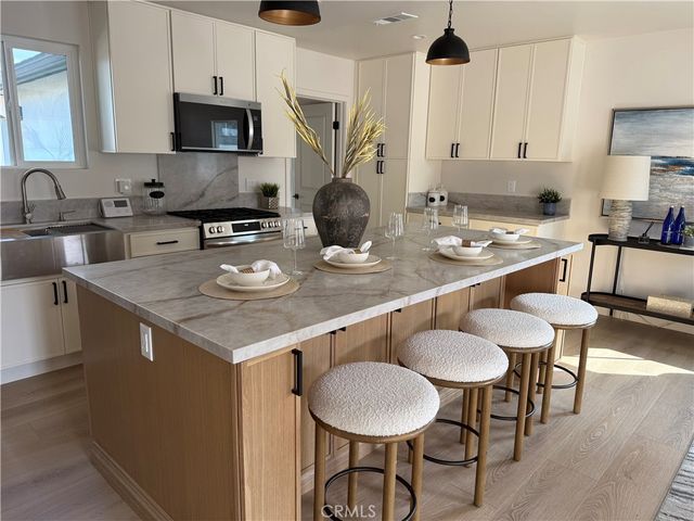 605 W Gaillard Street, Glendora, CA 91740