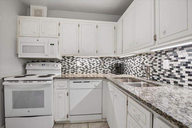 2260 NE 67th Street 1710, Fort Lauderdale, FL 33308