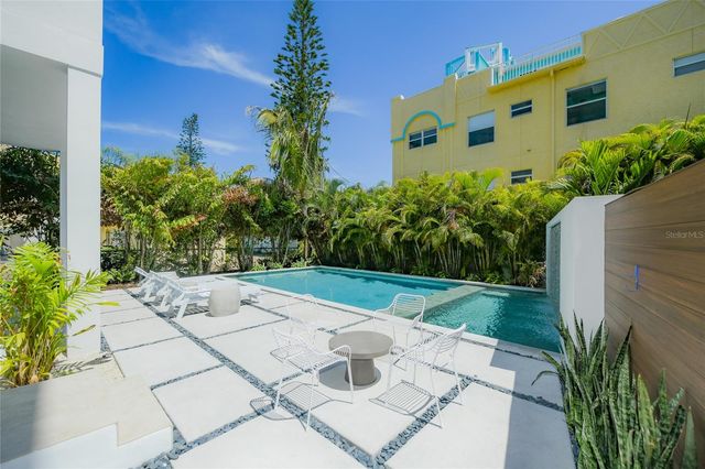 329 BEACH ROAD A, Sarasota, FL 34242