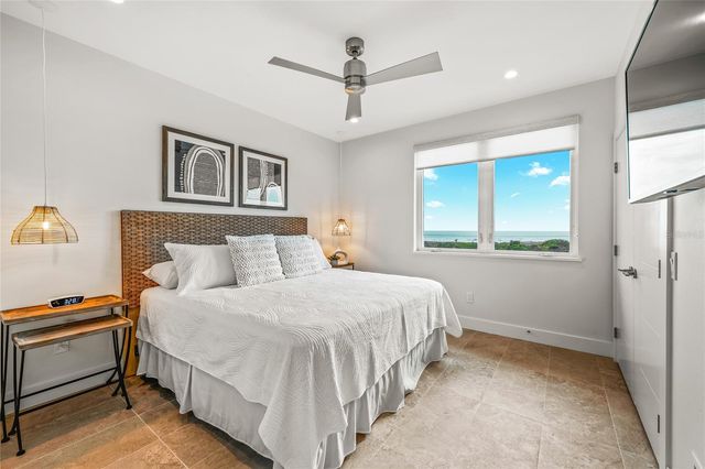 329 BEACH ROAD A, Sarasota, FL 34242
