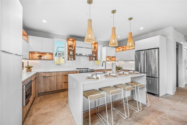 329 BEACH ROAD A, Sarasota, FL 34242
