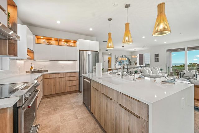 329 BEACH ROAD A, Sarasota, FL 34242