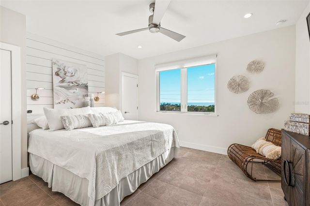 329 BEACH ROAD A, Sarasota, FL 34242