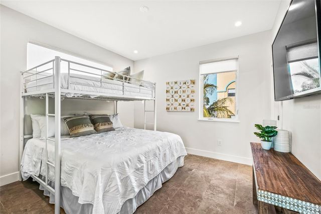 329 BEACH ROAD A, Sarasota, FL 34242