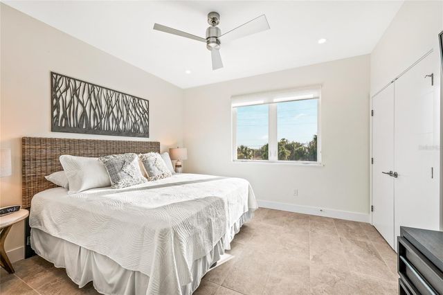 329 BEACH ROAD A, Sarasota, FL 34242
