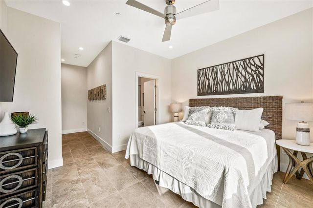 329 BEACH ROAD A, Sarasota, FL 34242