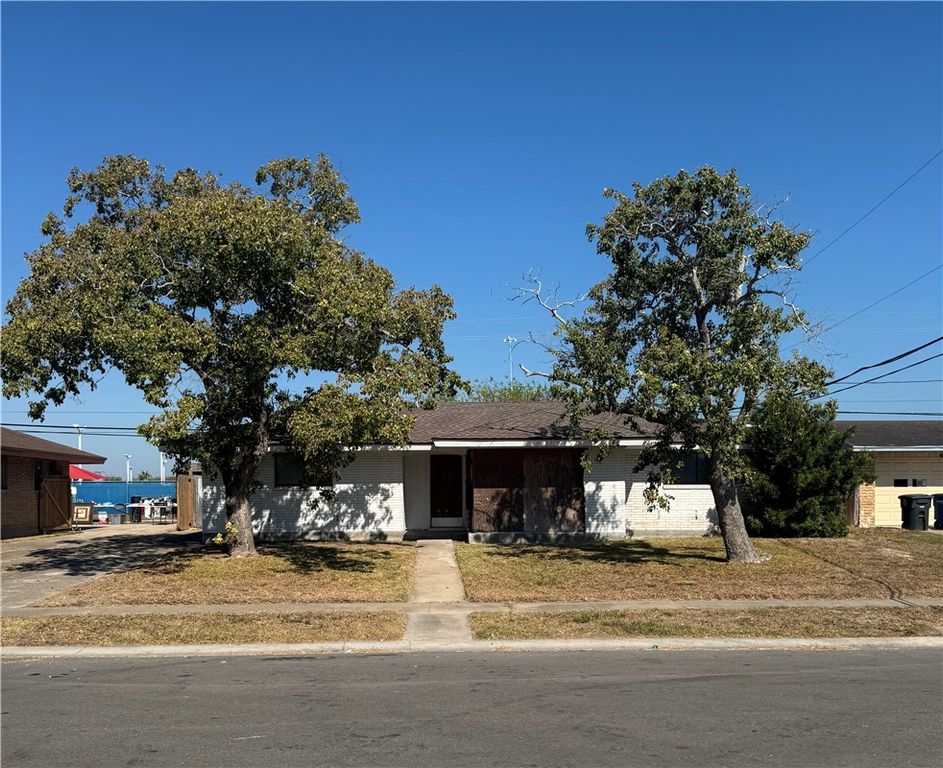 3734 Brushwood, Corpus Christi, TX 78415