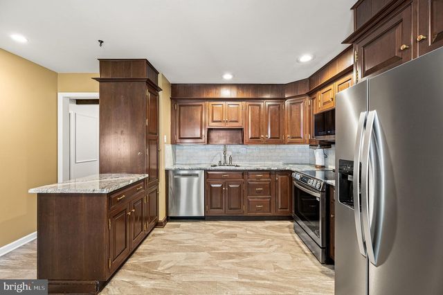17 MCILVAIN DR, Downingtown, PA 19335