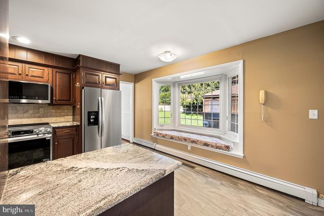 17 MCILVAIN DR, Downingtown, PA 19335