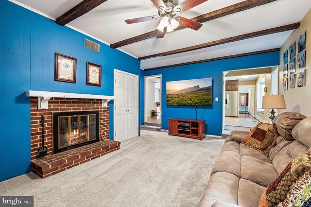 17 MCILVAIN DR, Downingtown, PA 19335