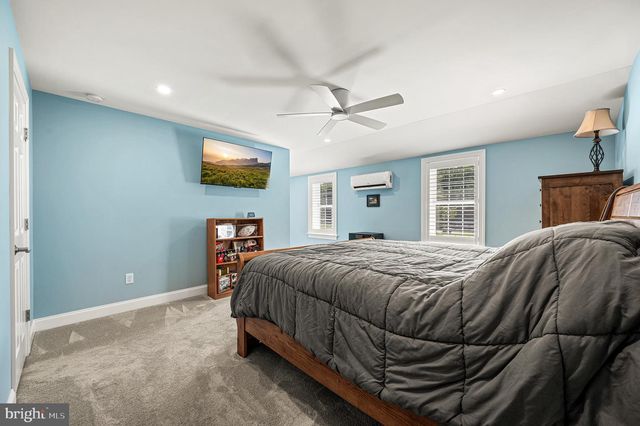 17 MCILVAIN DR, Downingtown, PA 19335