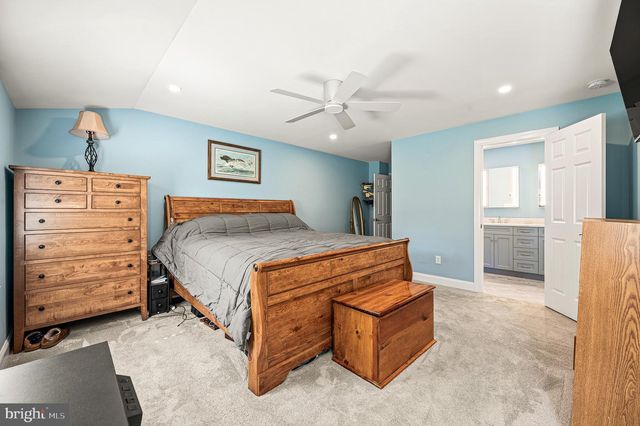 17 MCILVAIN DR, Downingtown, PA 19335