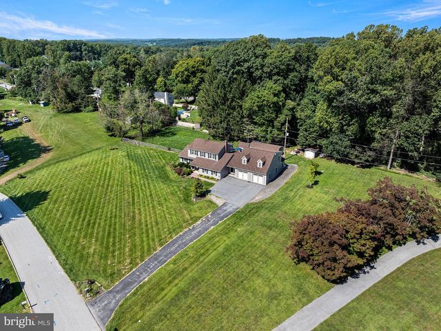 17 MCILVAIN DR, Downingtown, PA 19335