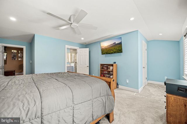17 MCILVAIN DR, Downingtown, PA 19335