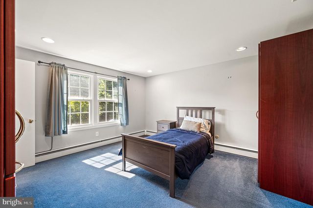 17 MCILVAIN DR, Downingtown, PA 19335