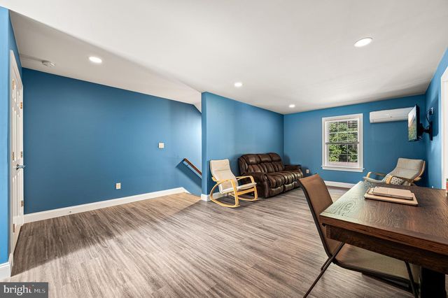 17 MCILVAIN DR, Downingtown, PA 19335