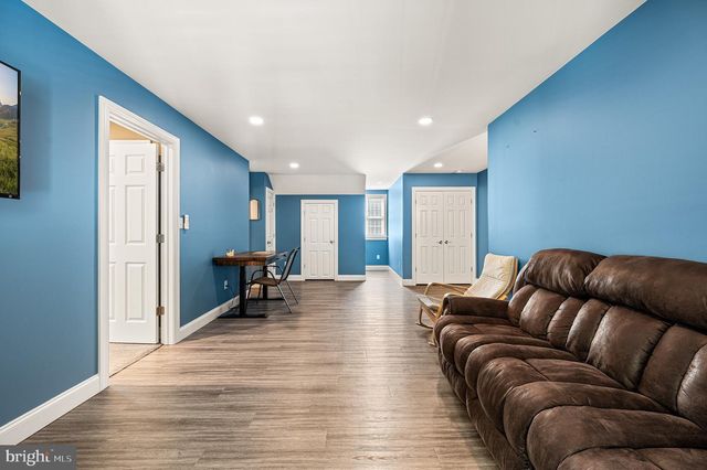 17 MCILVAIN DR, Downingtown, PA 19335