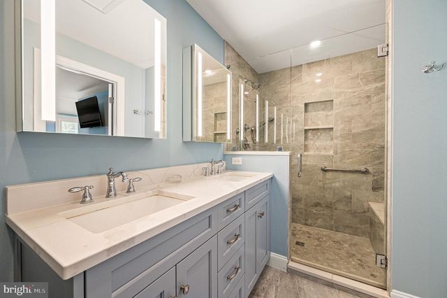 17 MCILVAIN DR, Downingtown, PA 19335