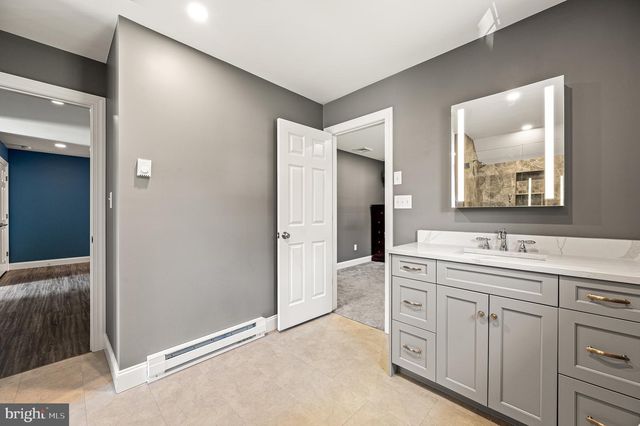 17 MCILVAIN DR, Downingtown, PA 19335