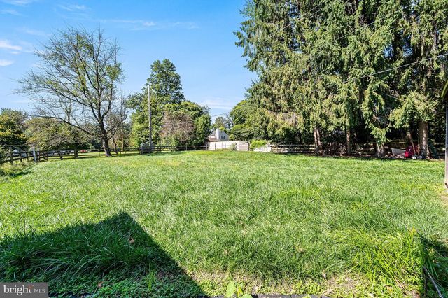 17 MCILVAIN DR, Downingtown, PA 19335