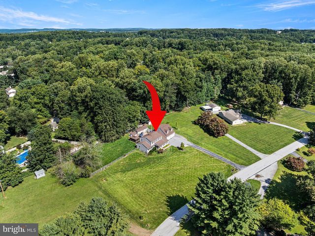 17 MCILVAIN DR, Downingtown, PA 19335