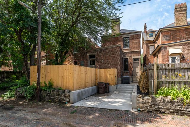 825 Maple Avenue, Newport, KY 41071